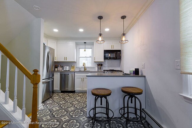 Photo - 7 Atlantic Ave