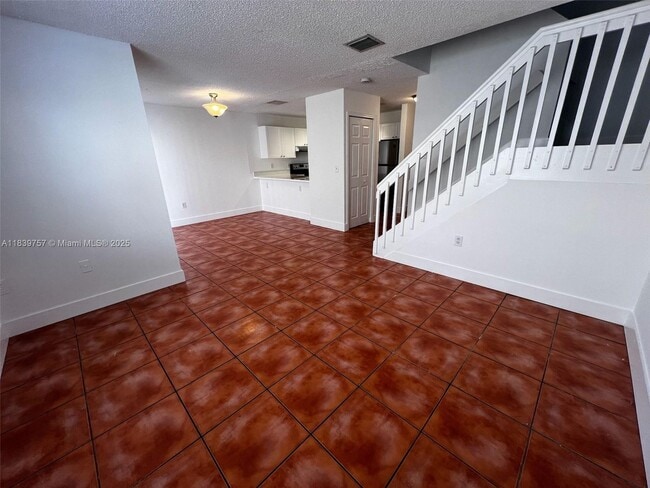 Photo - 6215 SW Kendale Lakes Cir Unit 272