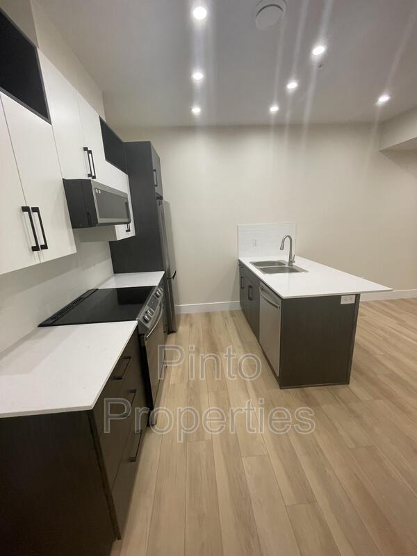 Photo - 8719-8110 110 St NW