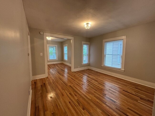 Photo - 117-119 Whittier Ave. Unit 118 Whittier Ave - FL 2