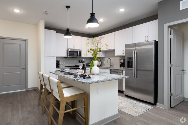 2BR, 2BA - 1070SF