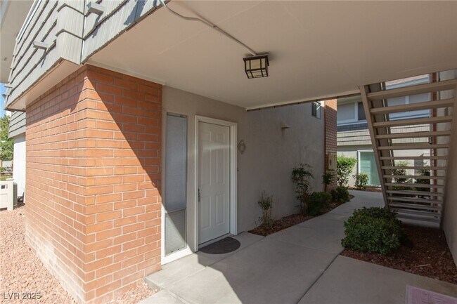 Photo - 753 Oakmont Ave Unidad 801