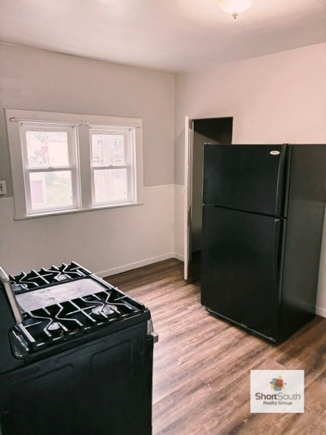 Photo - 417 Fremont Ave NW Unit 2