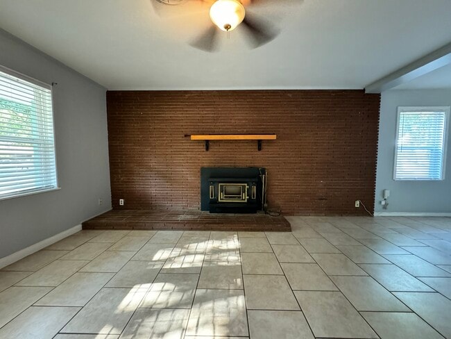 Photo - 2730 Bolivar St