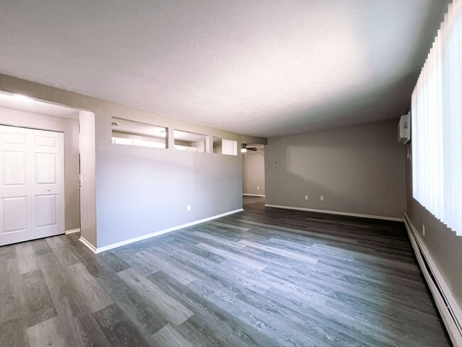 Photo - Stoney Creek Apartments