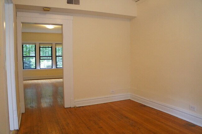Photo - 2516-2526 N Kedzie Blvd