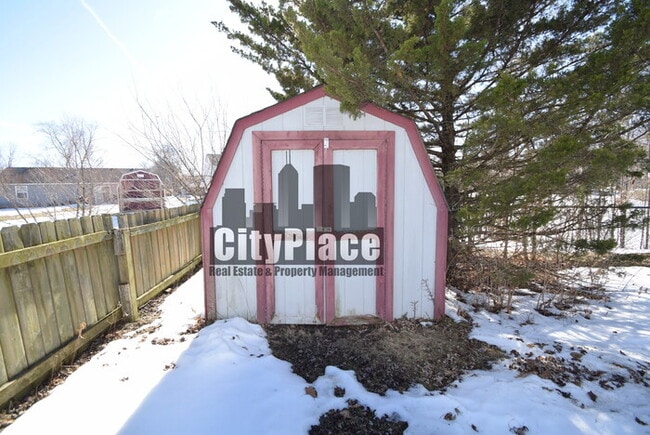 Photo - 47 Meadow Ct W