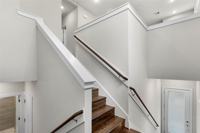 Building Photo - 602 Thornton Oaks Ln