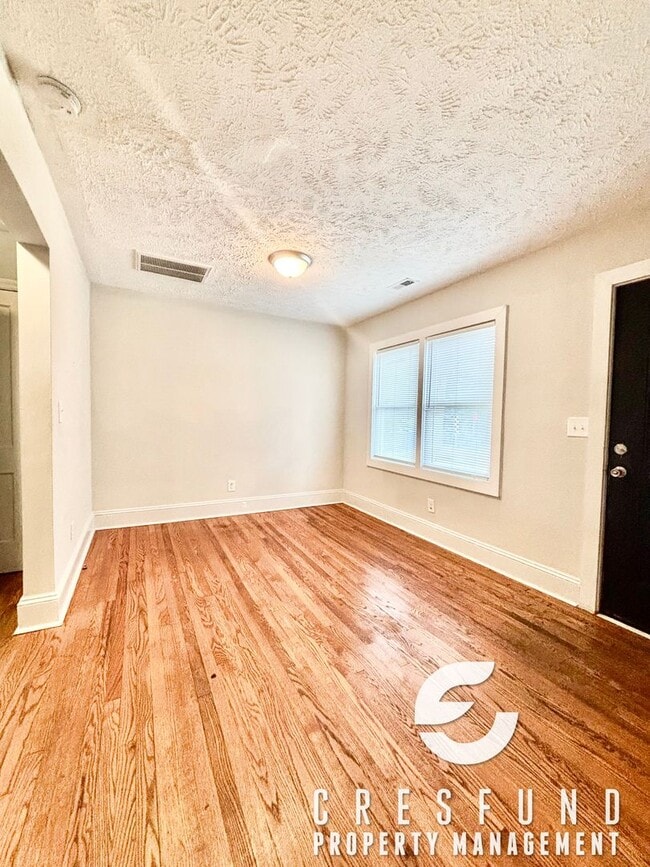 Photo - Adorable 2BR in Haymount! AVAILABLE NOW!