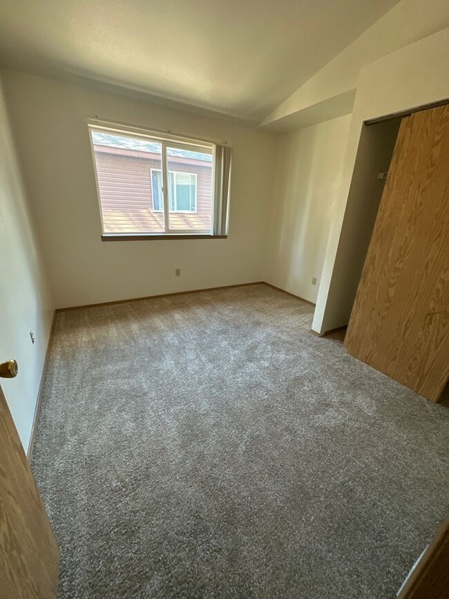 Photo - Townhouse Close to COCC! All Appliances, W/D Hook-up, Attached Garage, Water/Sewer paid!