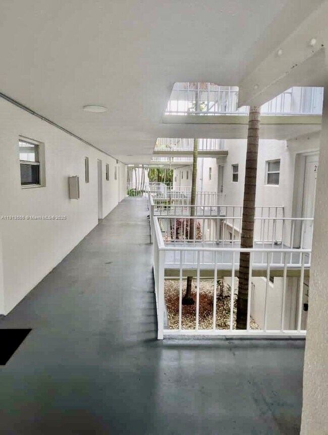 Photo - 4255 N University Dr Unit 208