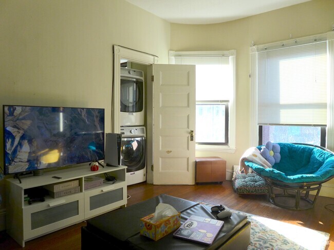 Building Photo - 17 Carmel St Unit 3 Rental