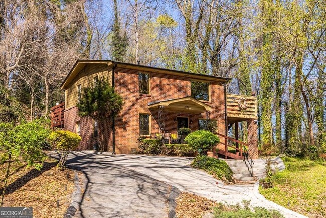 Photo - 1570 Spring Ln NW