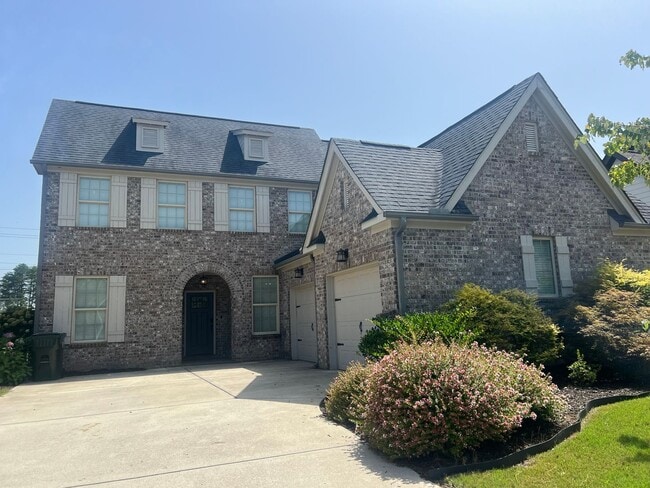 Building Photo - Must See Home In Madison City!