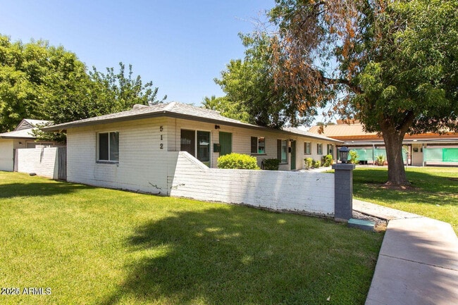 Photo - 512 E Roanoke Ave Unidad 6