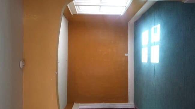 Photo - 503 E Utica St