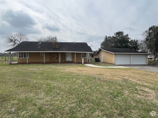 Building Photo - Calallen School District!! Rental