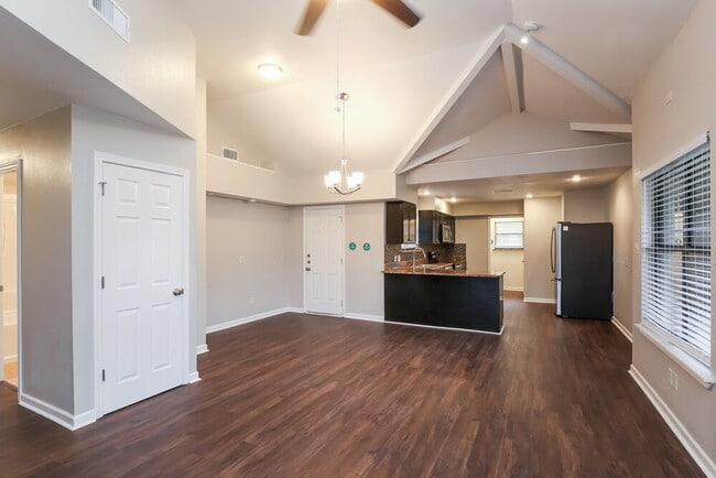 Photo - 101 Colony Dr