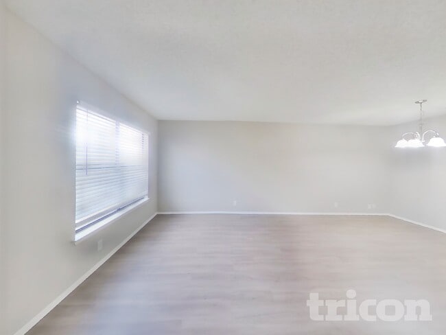 Photo - 6850 Misty Field Dr