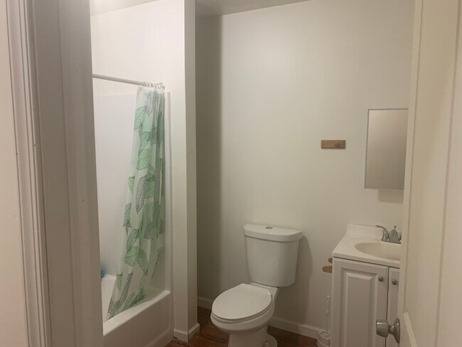 bath - 1228 S 45th St