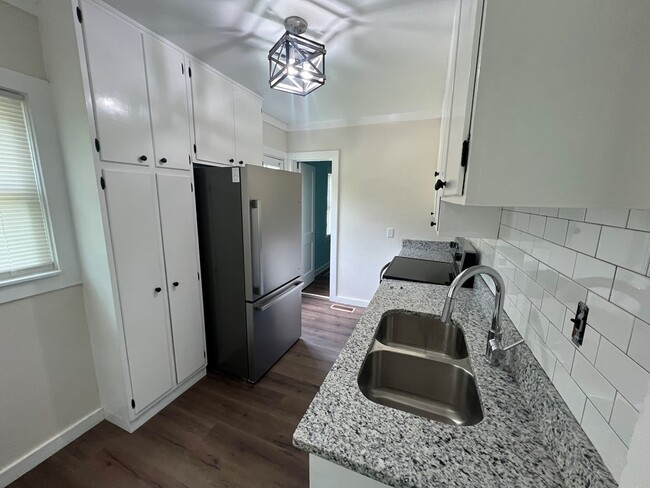 Photo - 222 Fontaine Dr