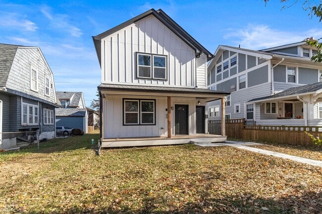 Photo - 3365 Broadway St