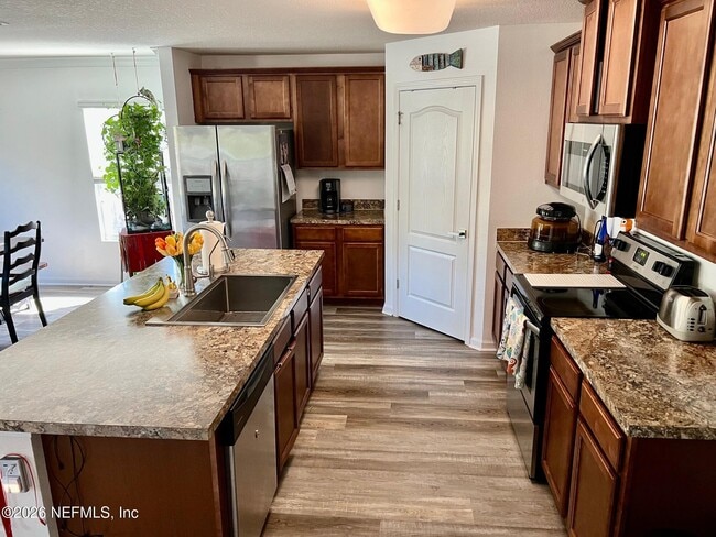 Photo - 166 Green Palm Ct