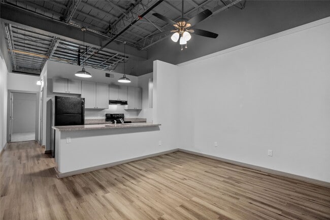 Photo - 612 W Texas Ave