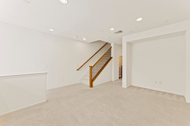 Photo - SUNNY TOWNHOME NEAR TRAILS STYLISH, FUNCTIONAL, & VERY ACCESSIBLE