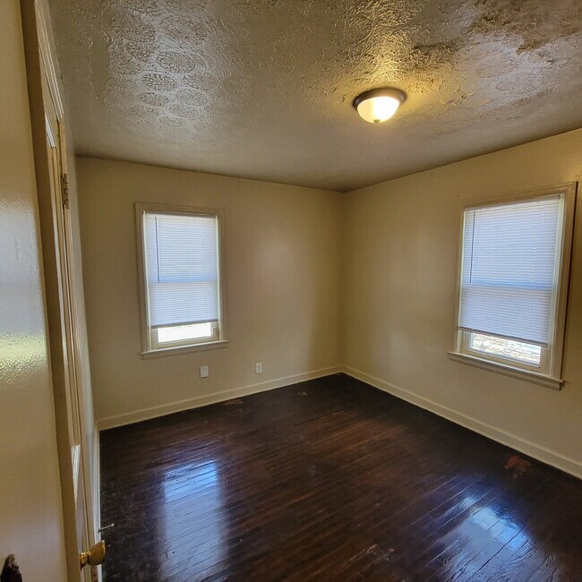 Photo - Cozy west side home!