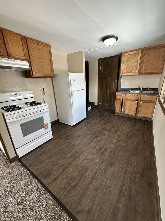 Photo - 171 Linn St Unit Upper