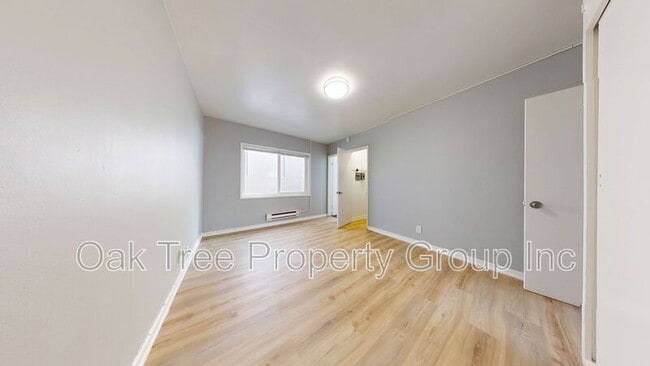 Oak Grove - 444 28th St.