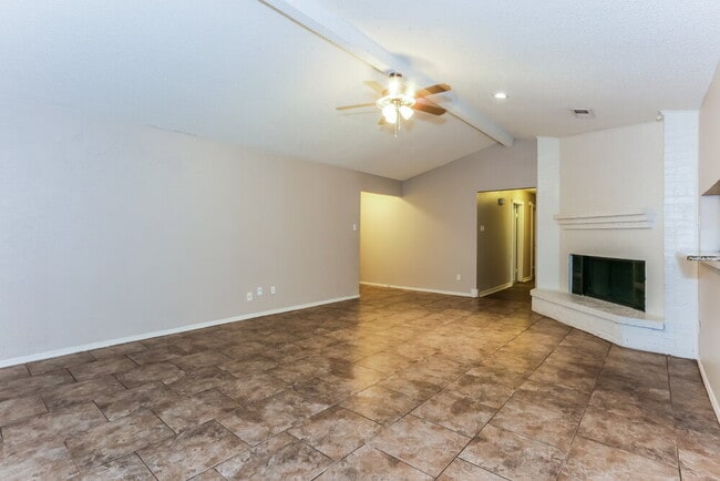 Photo - 230 Lemon Dr