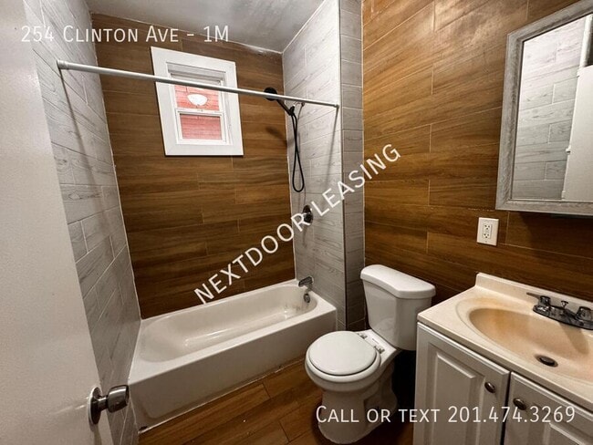 Photo - 254 Clinton Ave Unidad 1M