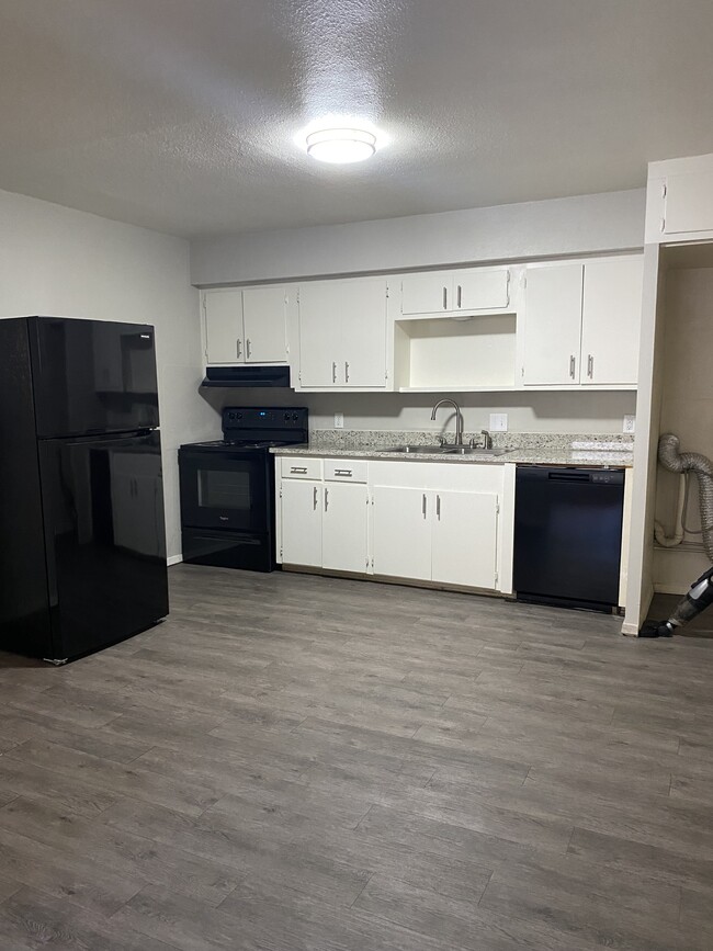 Photo - JR APARTMENTS Unit 84