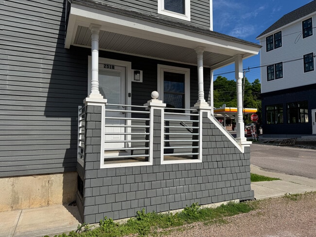 Building Photo - 251 Main St Unit B