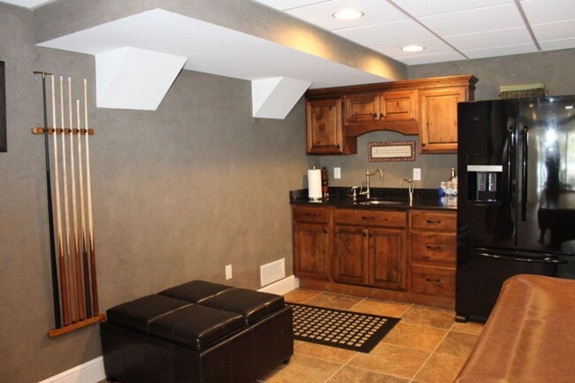 Photo - 56 East Side Dr Unidad Right