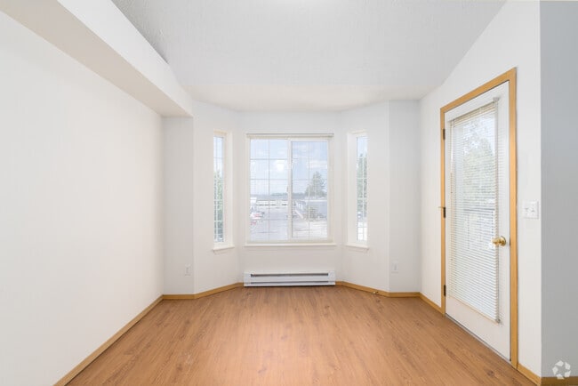 2BR, 2BA - 1,000SF - Dining Room