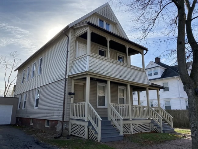 Photo - 15-17-17 Euclid Ave