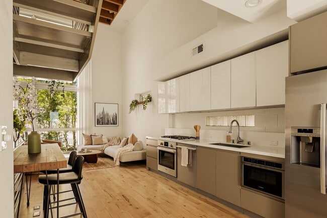 3450 Cahuenga Blvd W