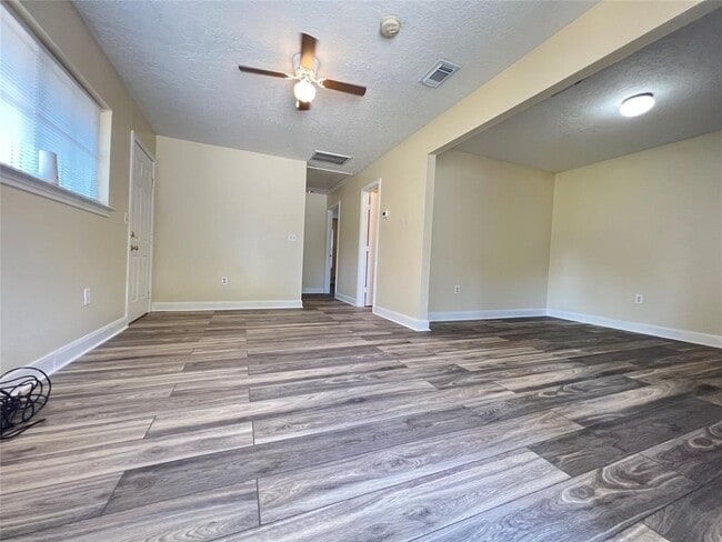 Photo - 915 Pinckney St