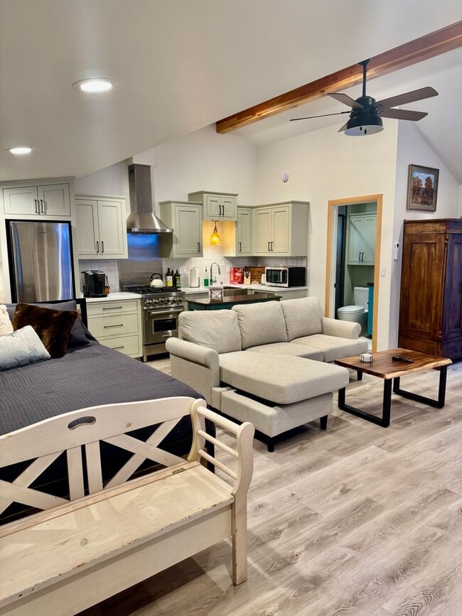 Photo - Immaculate Designer Furnished Studio in Country close to Town (Auburn, CA)