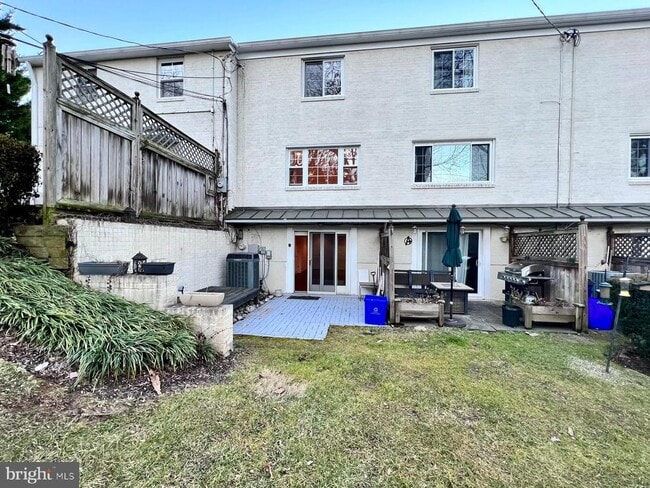 Photo - 5332 Pooks Hill Rd Unit 304-53