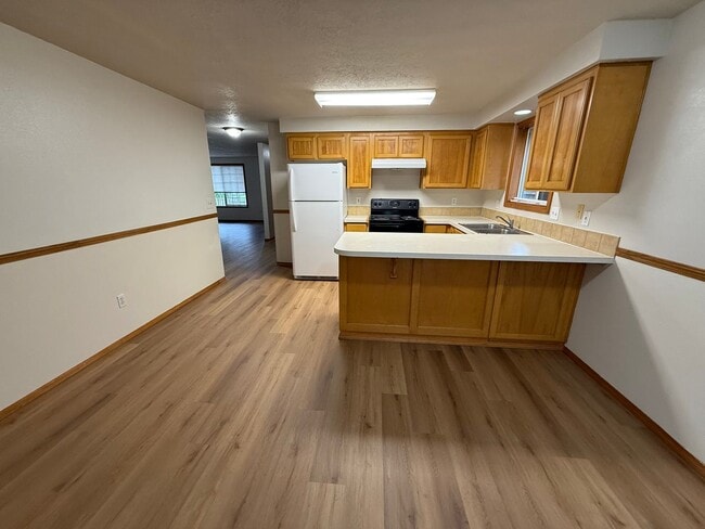 Photo - 3 Bedroom / 1.5 Bath Home with Garage and ...