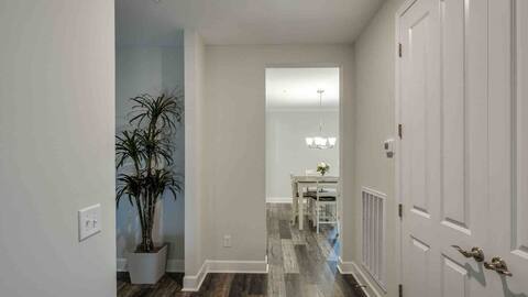 Photo - 405 Ronan Way