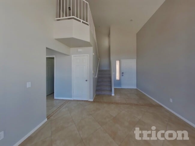 Photo - 2188 Alisa Maria Way