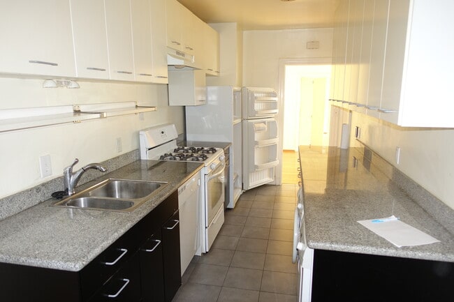 Photo - 2571 Virginia St Unit 1