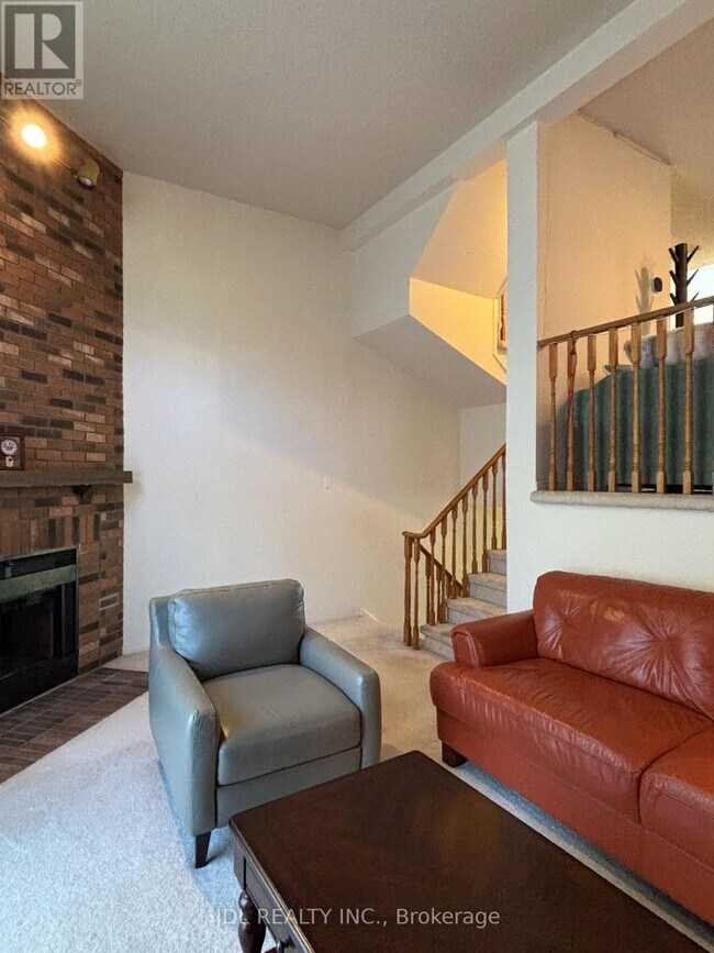 Photo - 65 Cottonwood Ct