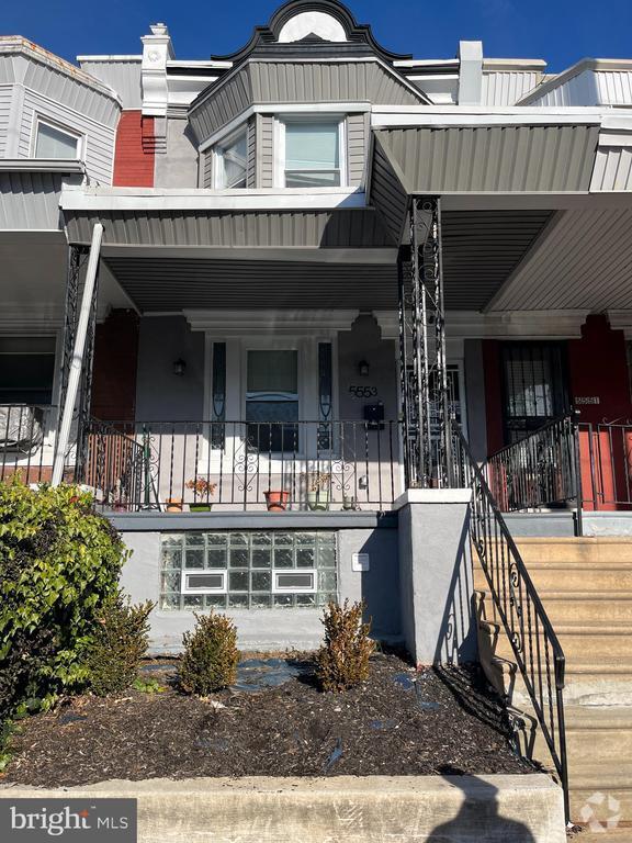 Building Photo - 5553 Larchwood Ave Rental