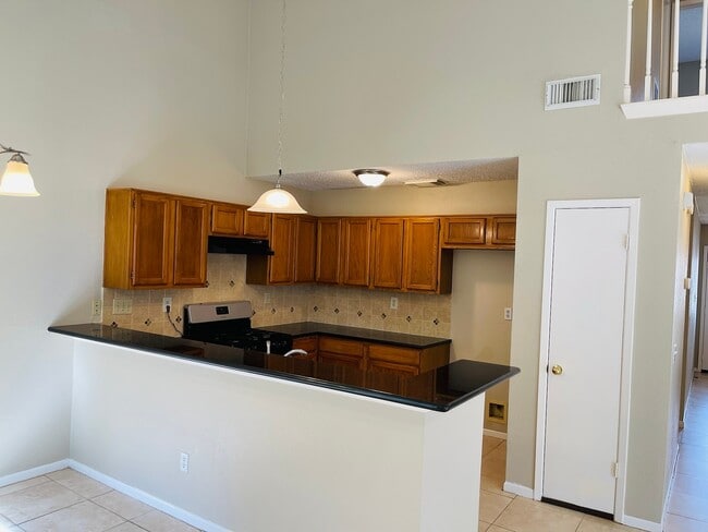 Photo - 4715 Rainbow Run